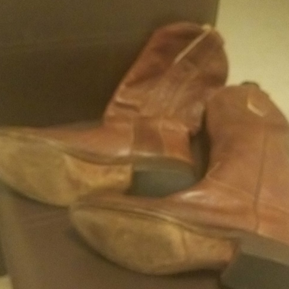 Boots - Picture 3 of 4